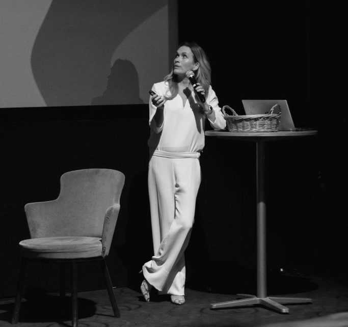 Anne-Marie Ubbe på scene